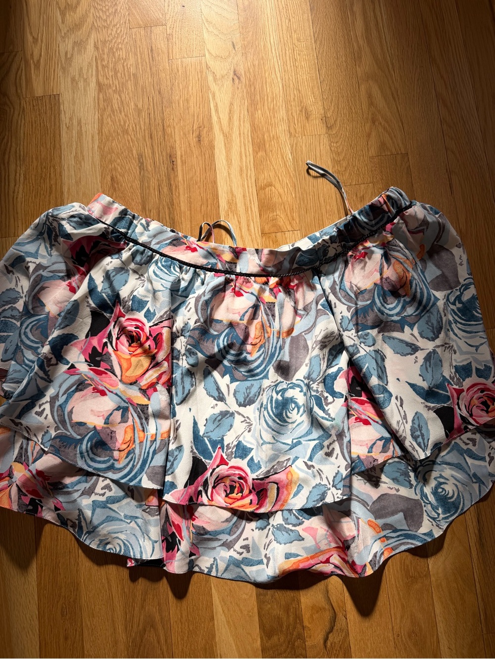 Elizabeth and James Vanessa floral top M